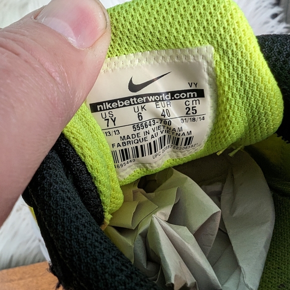 Nike MaxRun Lite 4 running shoes, Youth size 7, yellow - Picture 10 of 10